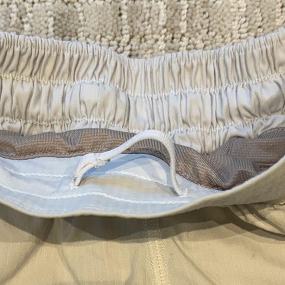 Lululemon Hotty Hot Shorts size 0 WITH BAG - Picture 6 of 16